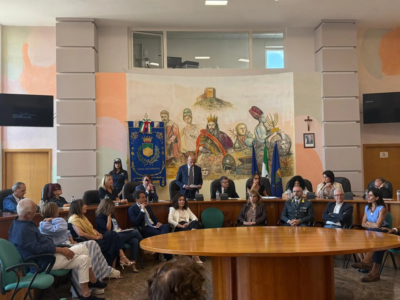 Nuccio Ordine cittadino onorario di Cosenza nel giorno del suo compleanno