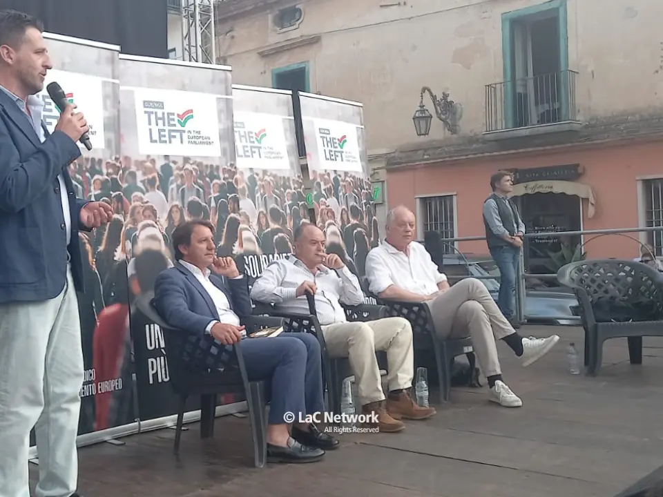 Bagno di folla a Corigliano Rossano per l’incontro con Gratteri: «Il nuovo format tv? Non prendo un centesimo. Non vedo lo scandalo a parlare di mafie»