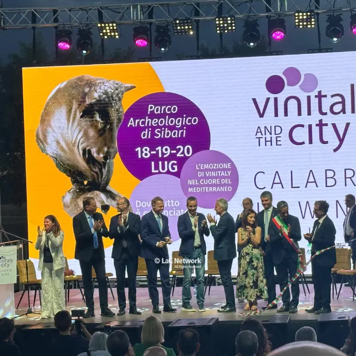 Vinitaly and the City, a Sibari il\u00A0taglio del nastro:\u00A0«Vetrina d’eccellenza per la Calabria»