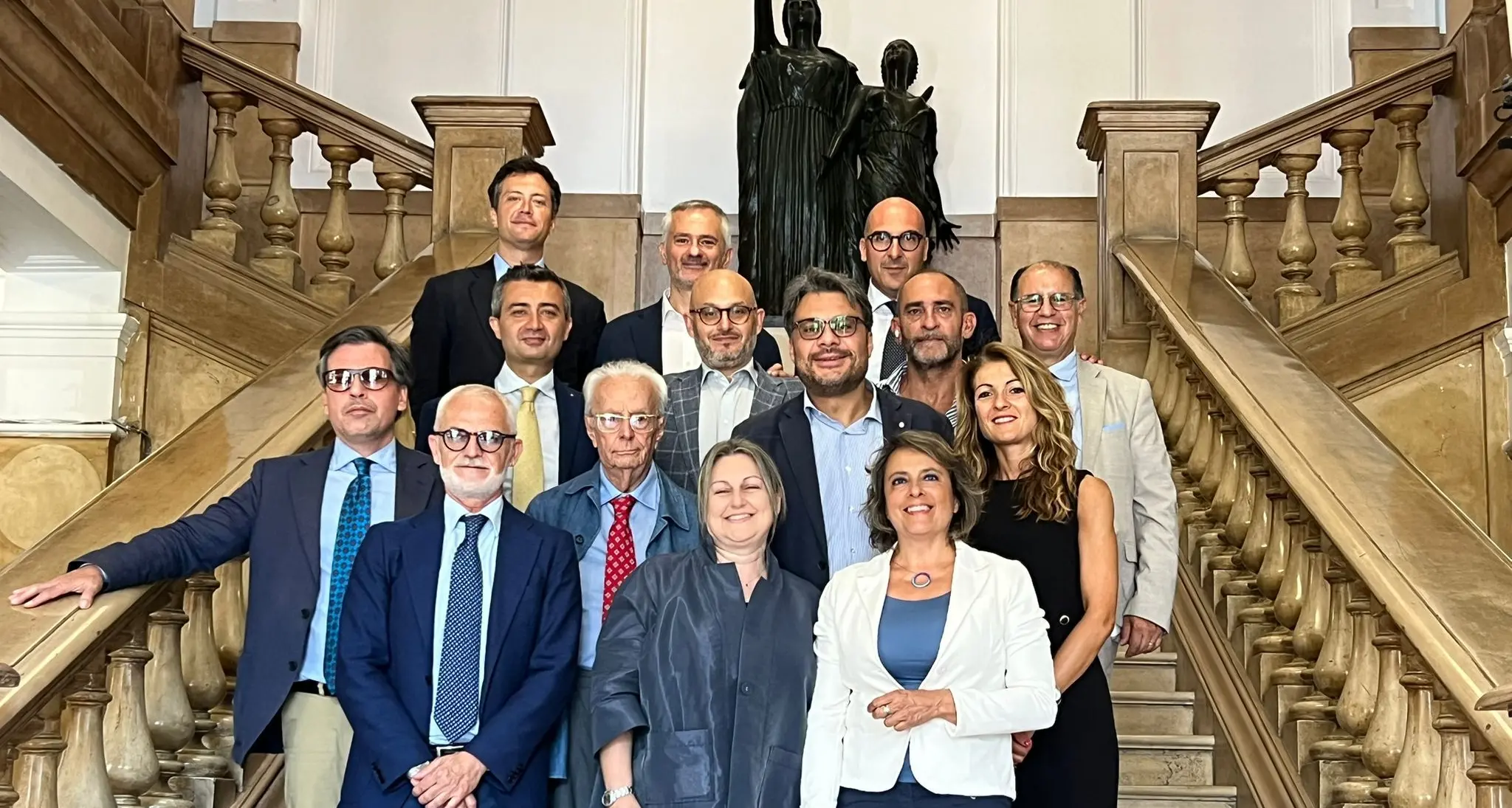 Camera Penale\u00A0di Catanzaro,\u00A0rinnovato il Consiglio direttivo:\u00A0Iacopino confermato presidente.\n