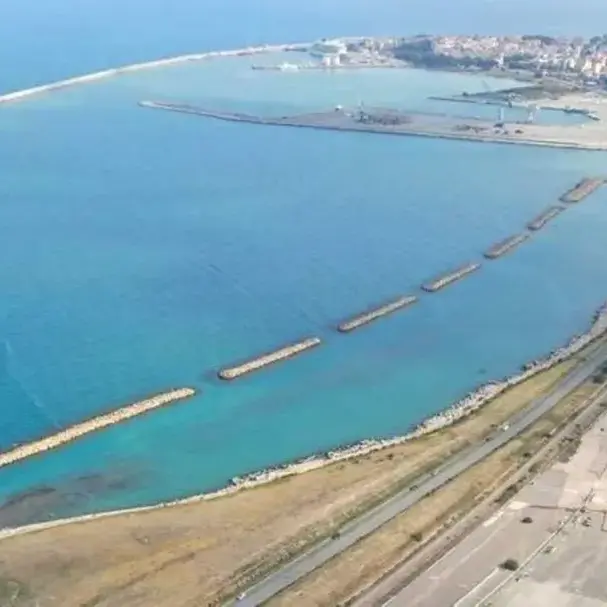 Bonifica di Crotone, Oliverio al commissario Errigo: «Ricostruzioni imprecise? I rifiuti devono essere smaltiti fuori dalla Calabria»