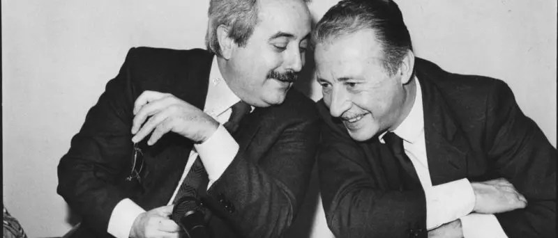Trentatré anni fa la strage di via D’Amelio: il ricordo di Paolo Borsellino e dei martiri della violenza mafiosa che voleva piegare lo Stato\n
