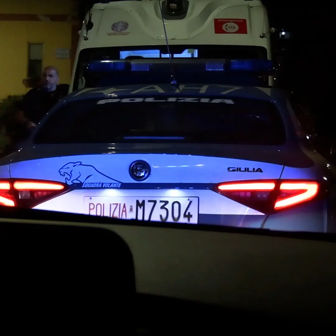Cosenza, agguato a colpi di pistola in centro. Ferito un uomo