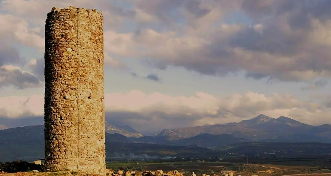 A Spezzano Albanese tre giorni di appuntamenti culturali tra archeologia e astronomia: il programma\n