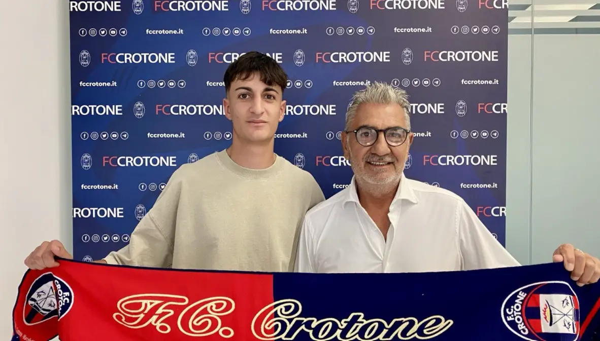 Crotone, mercato in movimento: un acquisto e tre uscite ufficiali. In rossoblù ecco Napolitano\n