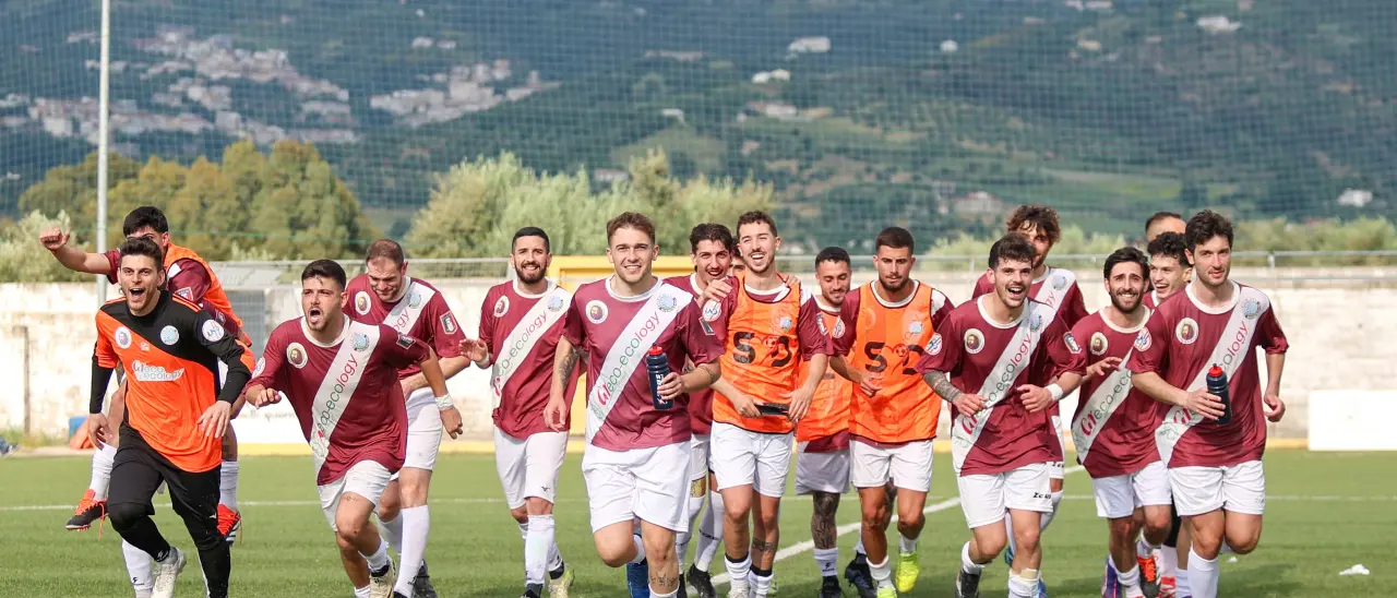 Promozione, Bisignano procede con il passo sicuro: primo colpo in difesa e conferme importanti per gli amaranto\n