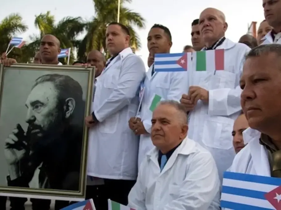 Vibo, medico cubano lascia l’ospedale pubblico per una clinica privata. Ed è solo la punta dell’iceberg