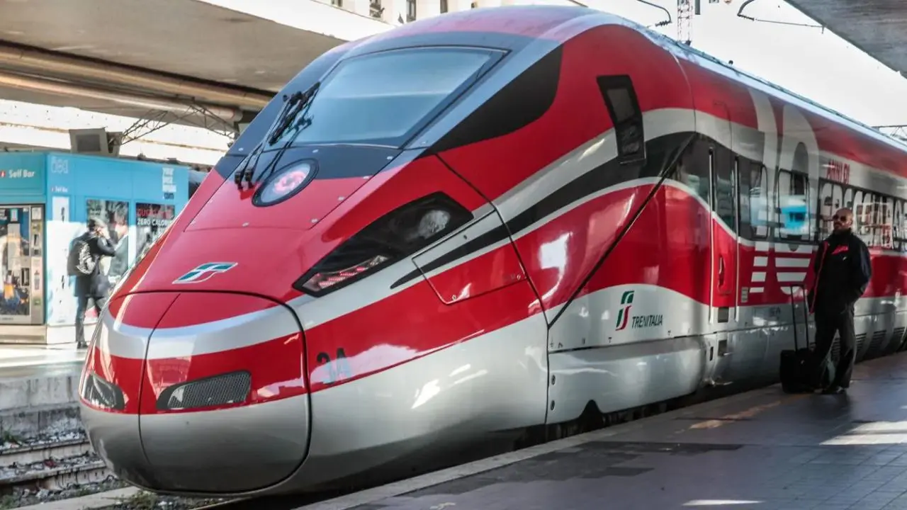 Sibari: la protesta di una viaggiatrice accende i riflettori sul disastro delle infrastrutture in Calabria