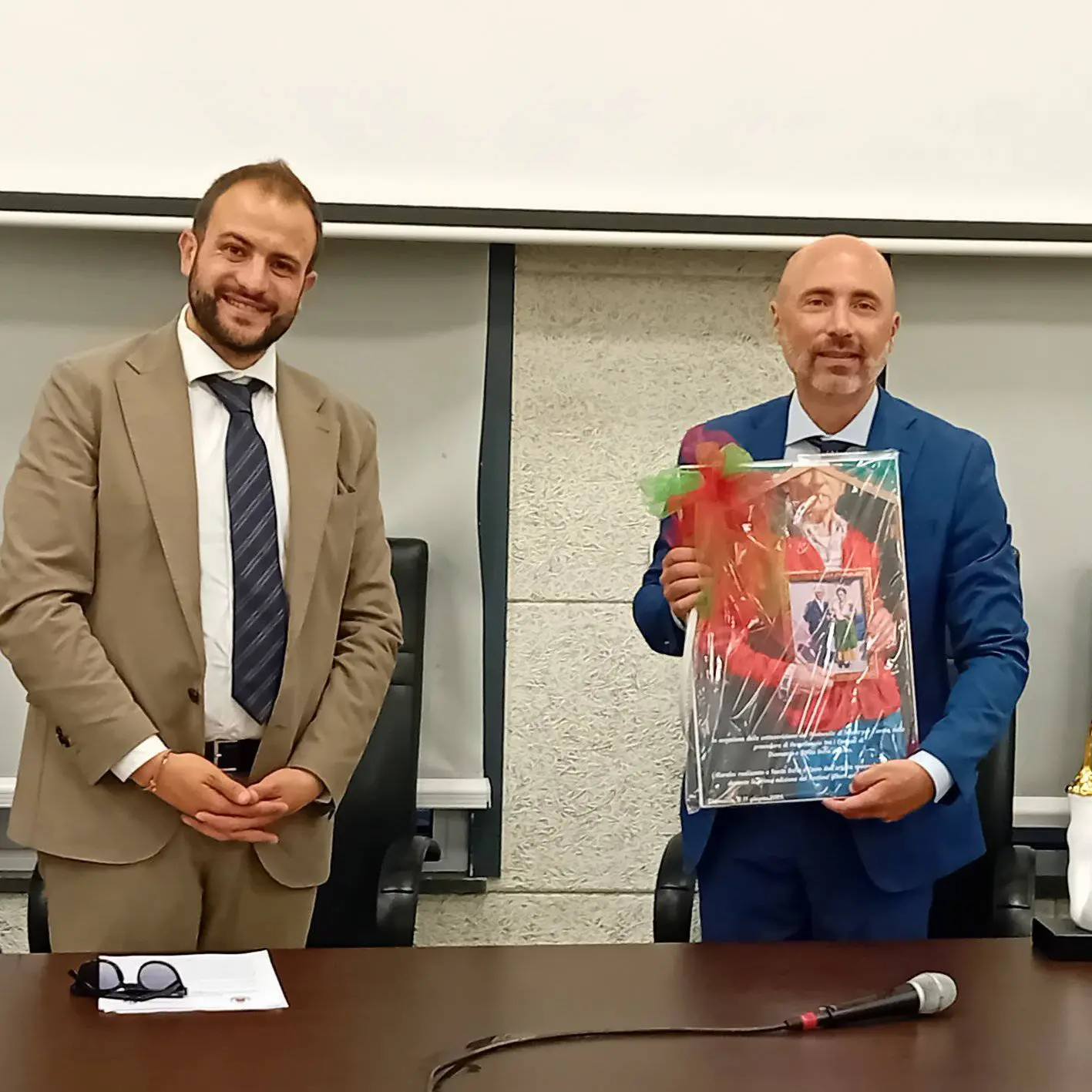 Santa Sofia d’Epiro e Diamante completano il loro gemellaggio: sinergia artistica per presente e futuro\n