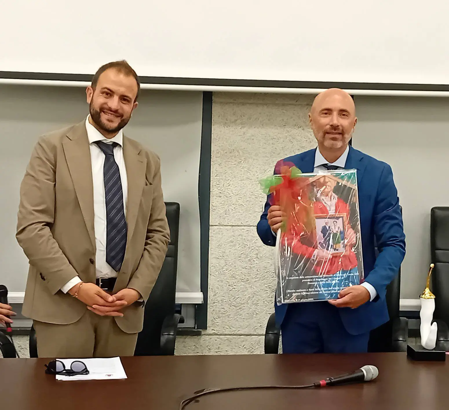 Santa Sofia d’Epiro e Diamante completano il loro gemellaggio: sinergia artistica per presente e futuro\n