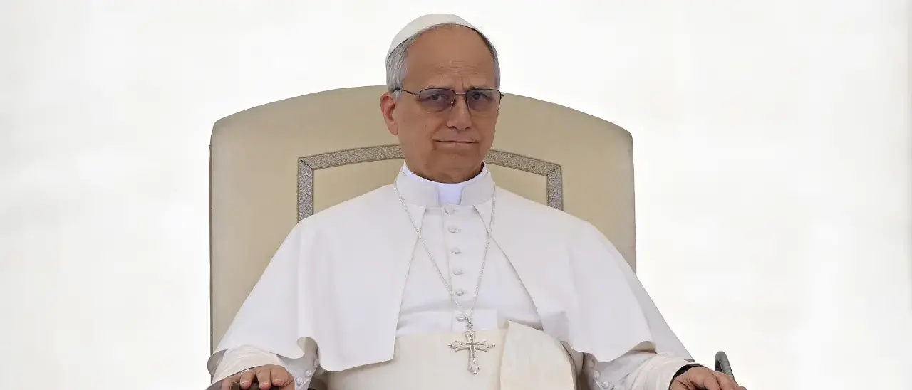 Un Papa tra continuità, silenzi e misura: i primi cento giorni di Leone XIV in Vaticano\n