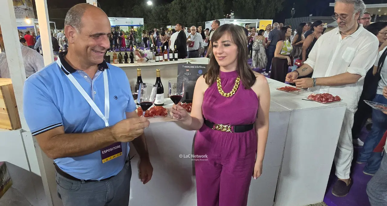 Neri per scelta, al Vinitaly Sibari degustazione congiunta di salumi Madeo e Greco nero della Zito\n