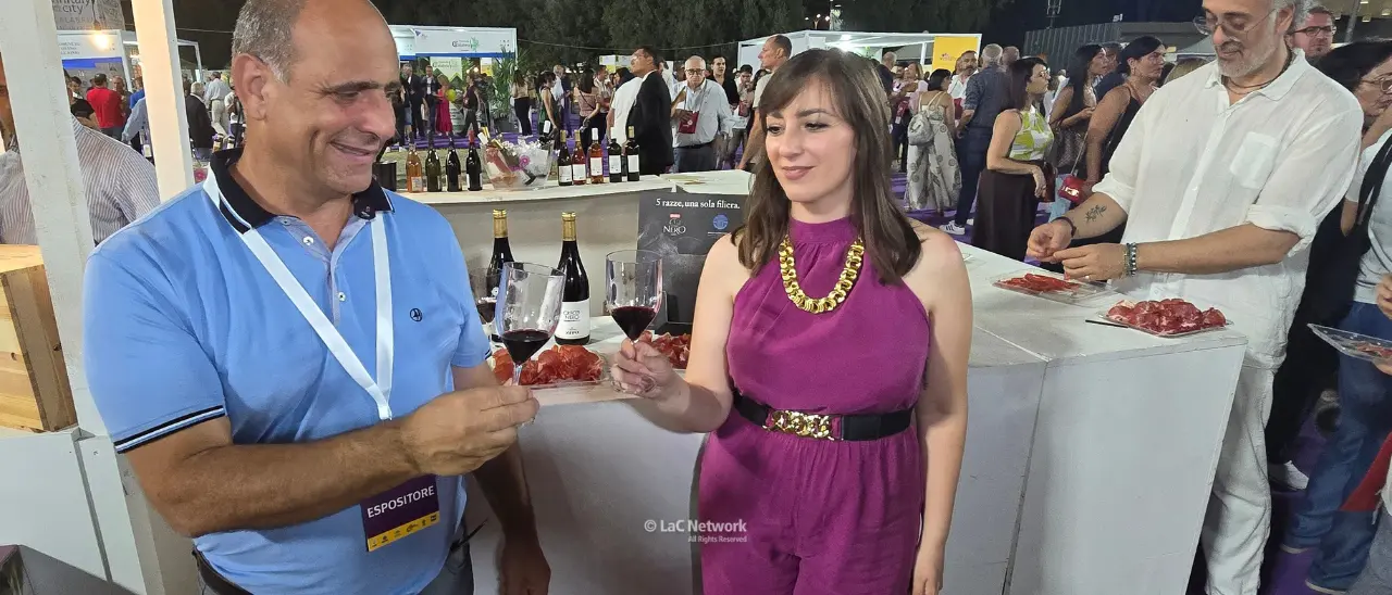 Neri per scelta, al Vinitaly Sibari degustazione congiunta di salumi Madeo e Greco nero della Zito\n