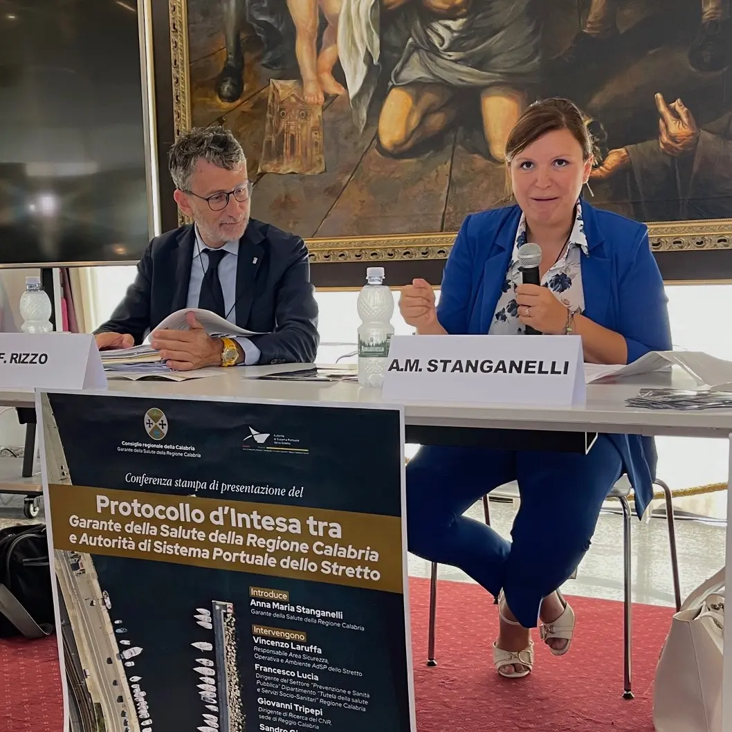 Tutela della salute di passeggeri e lavoratori nell’area dello Stretto, siglato un protocollo tra garante e l’autorità portuale\n