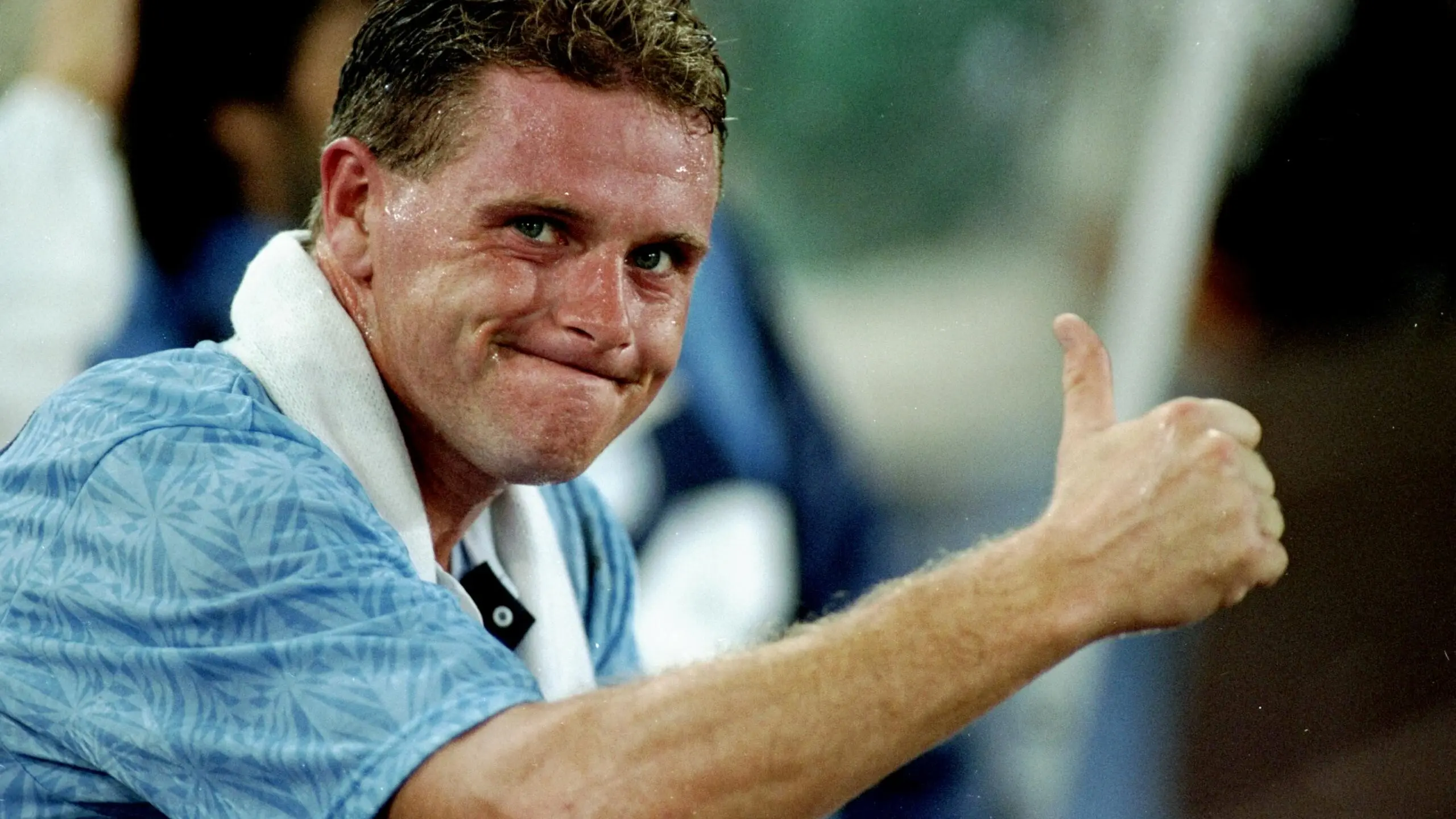 1992: Paul Gascoigne of Lazio gives the thumbs up sign during his debut match. \\\\ Mandatory Credit: Mike Hewitt/Allsport , Getty Images
