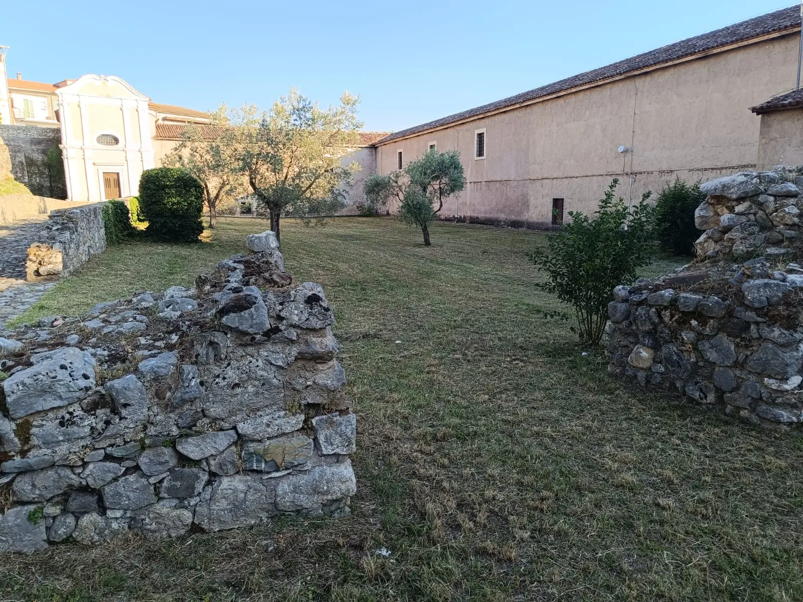 Le Sorelle di Magdala: il ritorno della vocazione templare femminile nella spiritualità moderna