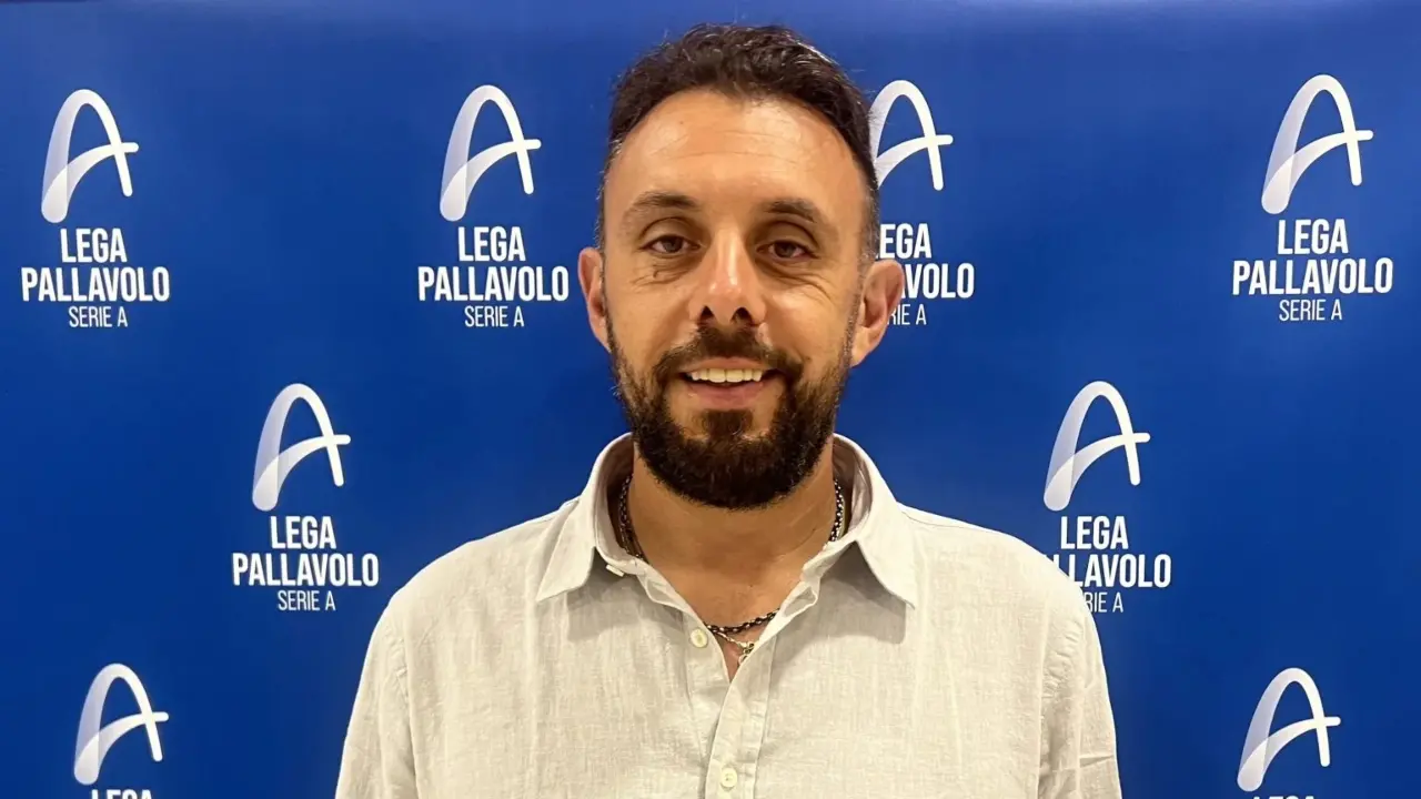 Volley, la Domotek Reggio punta in alto. L’orgoglio di mister Polimeni: «Una base di qualità con pallavolisti calabresi»\n