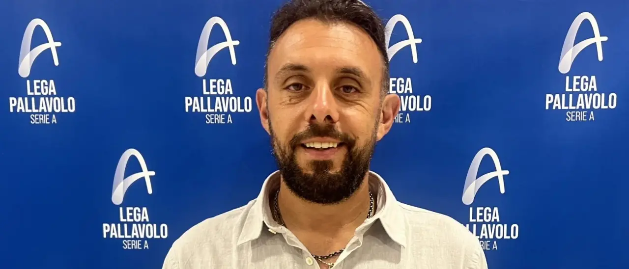 Volley, la Domotek Reggio punta in alto. L’orgoglio di mister Polimeni: «Una base di qualità con pallavolisti calabresi»\n