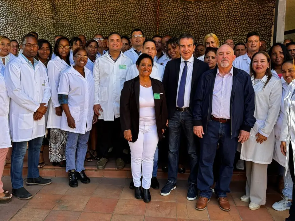 Medico cubano lascia l’ospedale pubblico per la sanità privata, a Vibo spunta un altro caso. Piscitelli (Asp): «Una beffa»