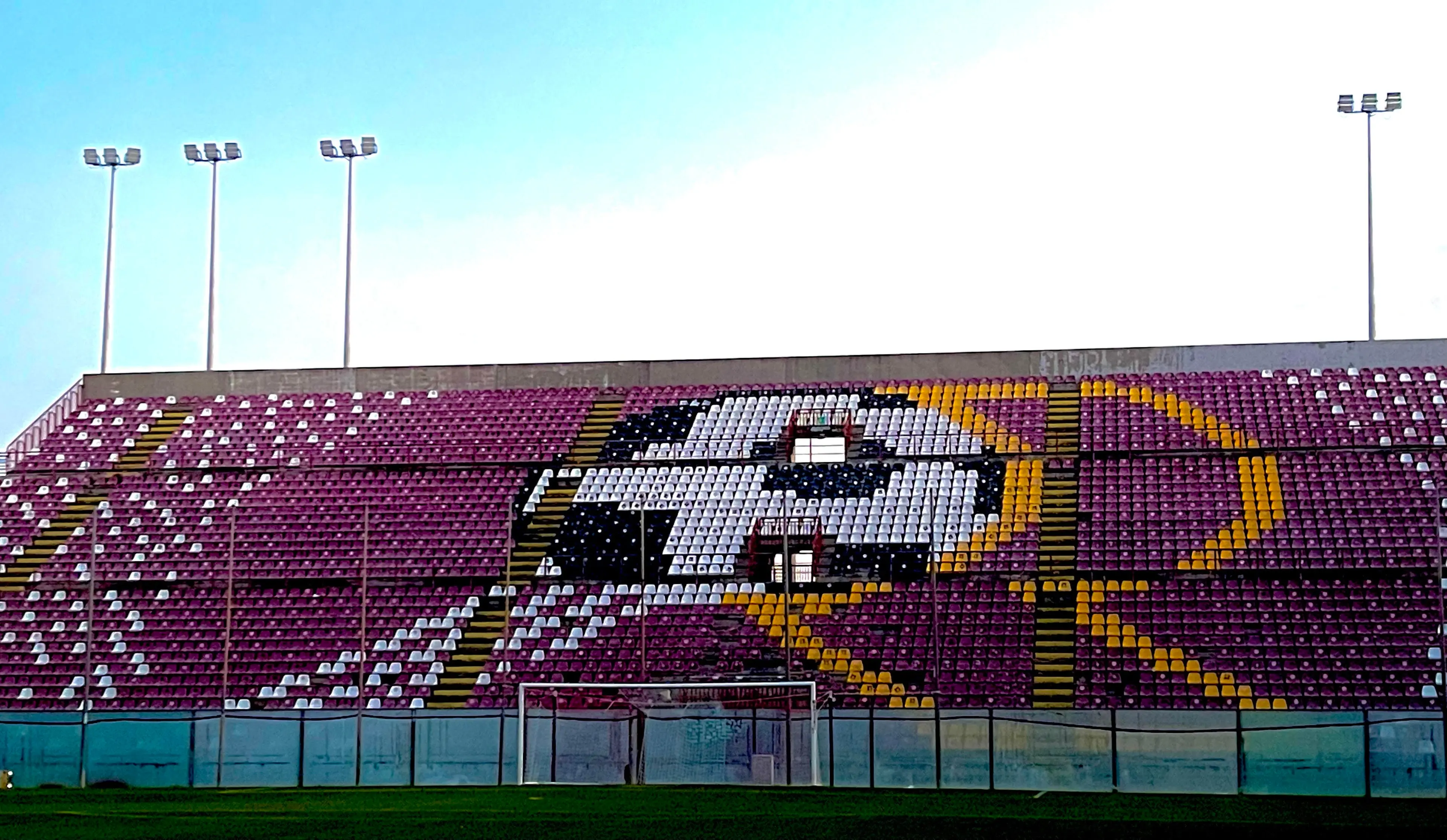 La Reggina si raduna al Sant’Agata ma la squadra è ancora un cantiere: attese e incognite nel day one\n