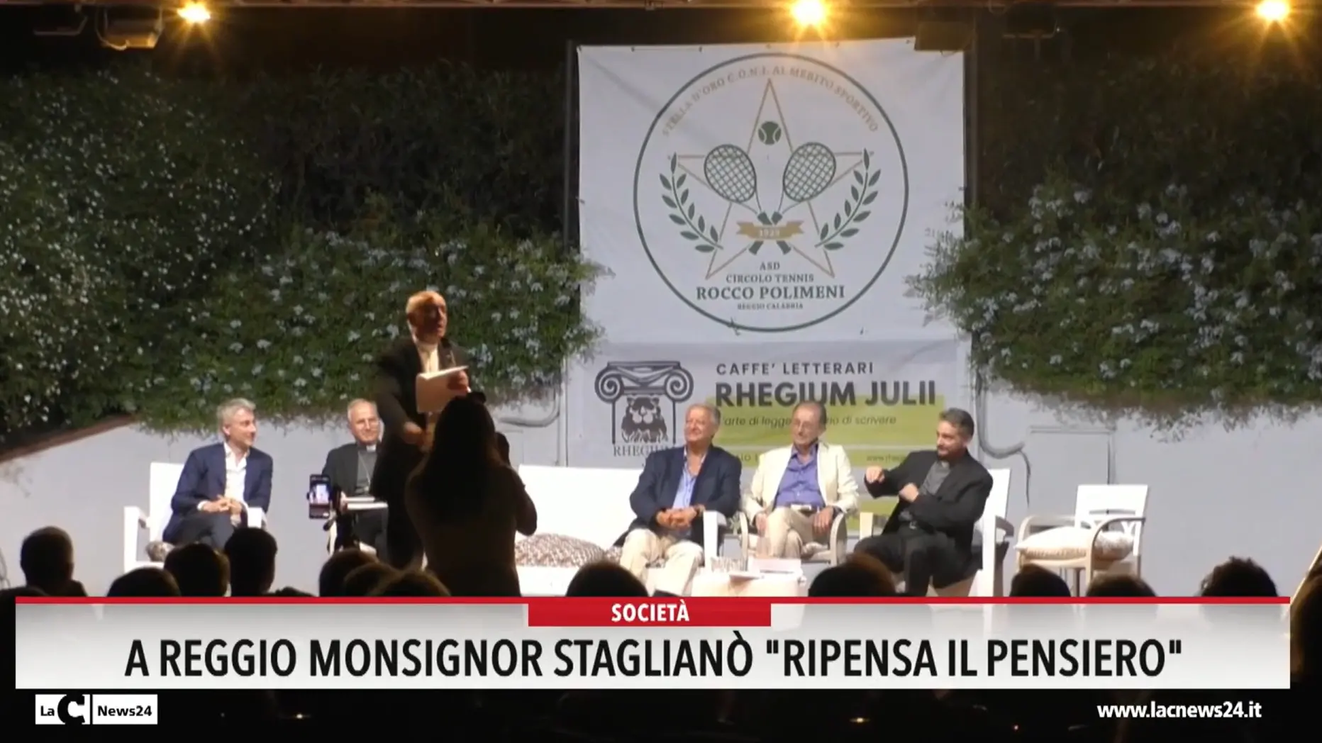 A Reggio monsignor Stagliano presenta il suo libro Ripensare il pensiero