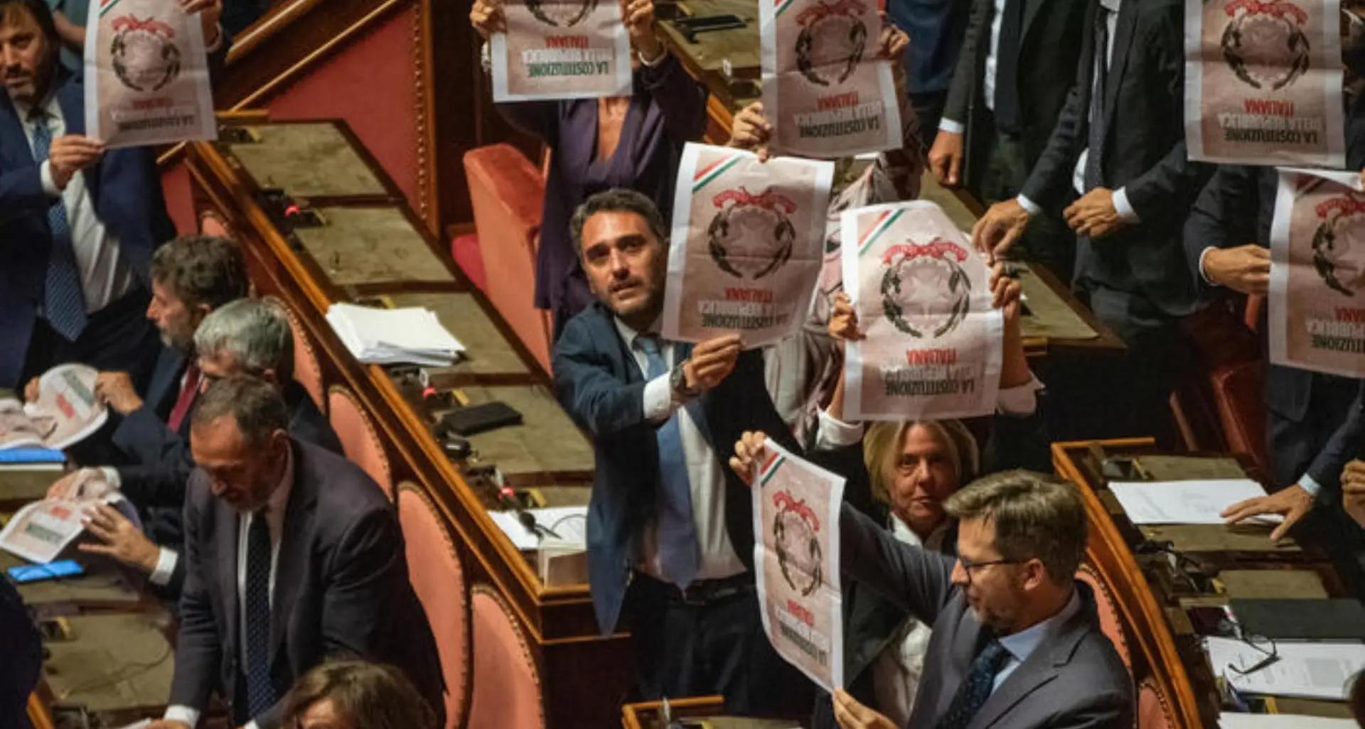 Riforma della giustizia, la separazione delle carriere passa in Senato con 106 voti. Protesta\u00A0di Anm e opposizioni
