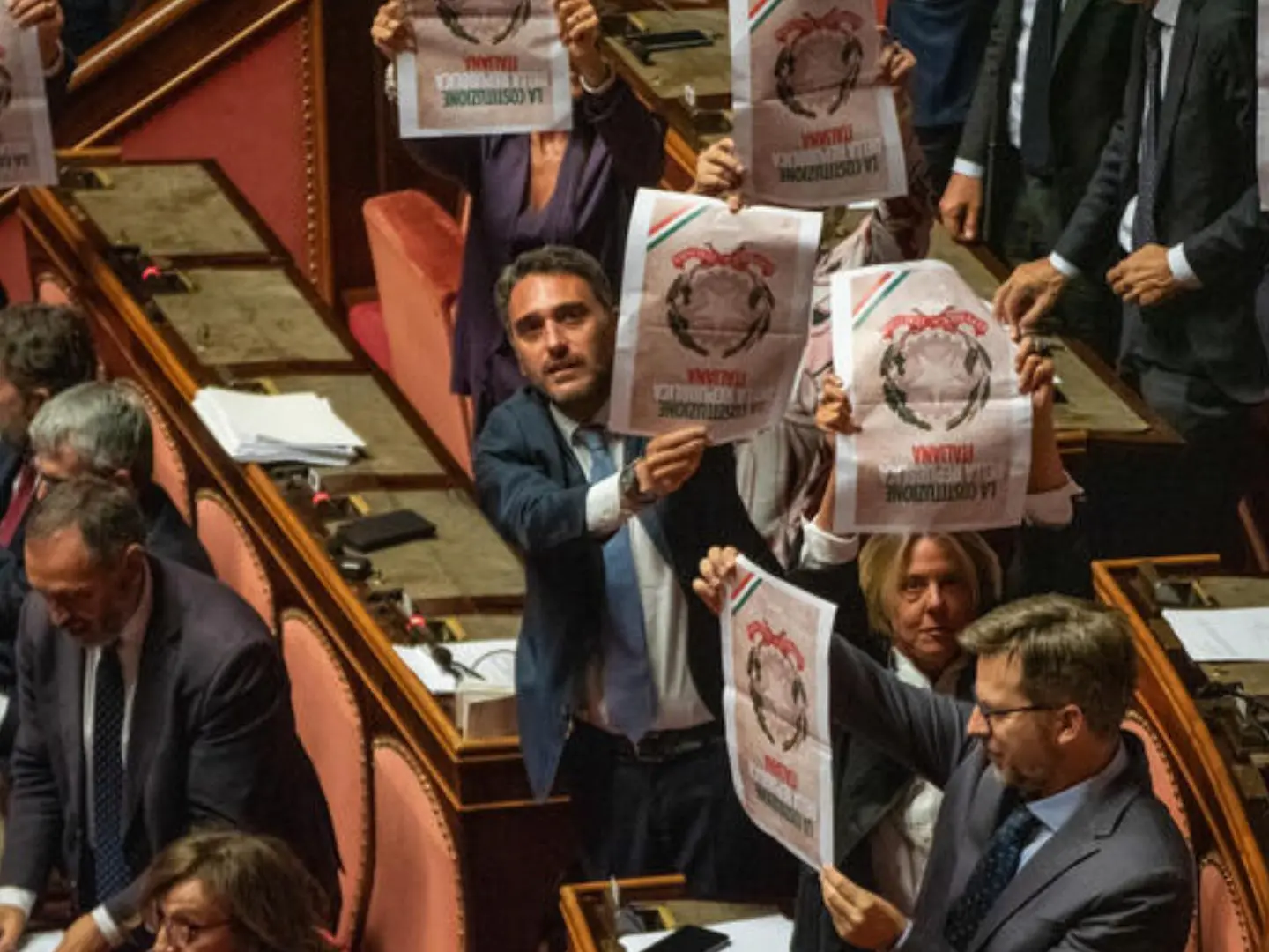 Riforma della giustizia, la separazione delle carriere passa in Senato con 106 voti. Protesta di Anm e opposizioni