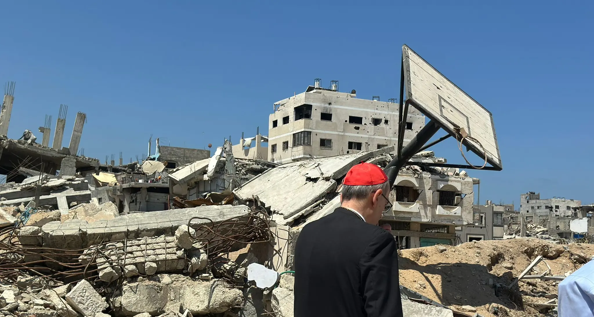 «Cristo è sotto le macerie di Gaza»: il cardinale Pizzaballa denuncia l’orrore della guerra