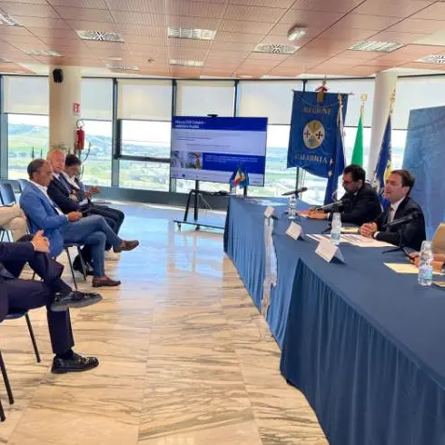 Imprese e innovazione, al via fondi per 180 milioni. Varì: «Obiettivo consolidare i poli industriali calabresi»\n