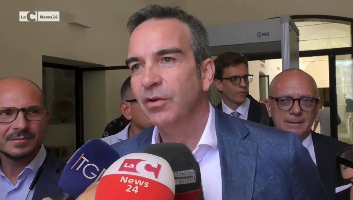 Le dichiarazioni di Occhiuto dopo l'interrogatorio in Procura