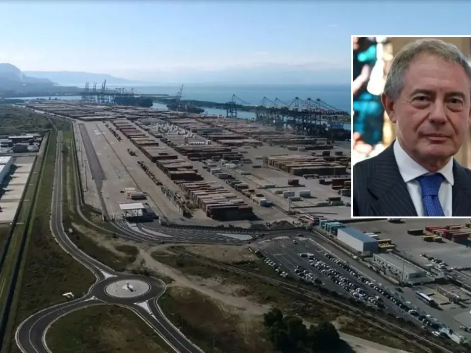 Il ministro Urso alla Camera: «Polo Dri a Gioia Tauro se Taranto dice no al rigassificatore»