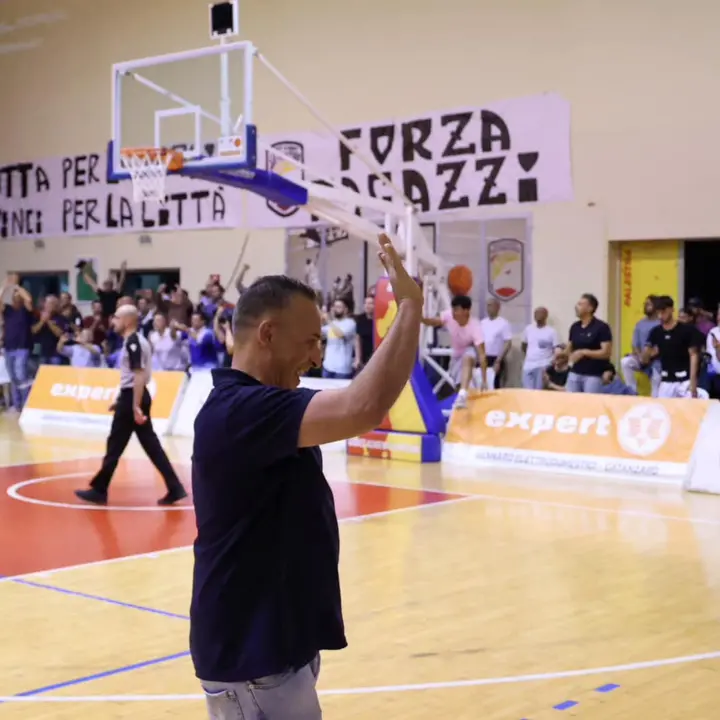 Basket, il Catanzaro dà segnali di vita: Fabrizio Tunno confermato responsabile tecnico dell’Academy\n