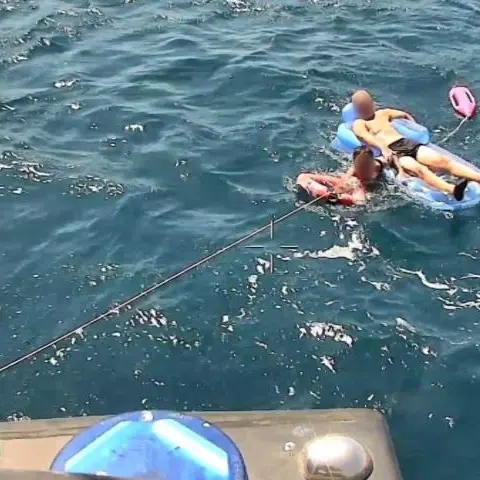 Corigliano Rossano, motovedetta della Guardia di finanza\u00A0salva due persone spinte dalle correnti in mare aperto\n