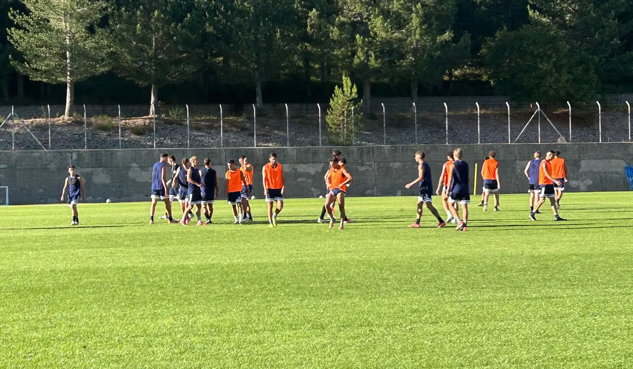 Cosenza, allenamento mattutino agli ordini di Buscé | VIDEO