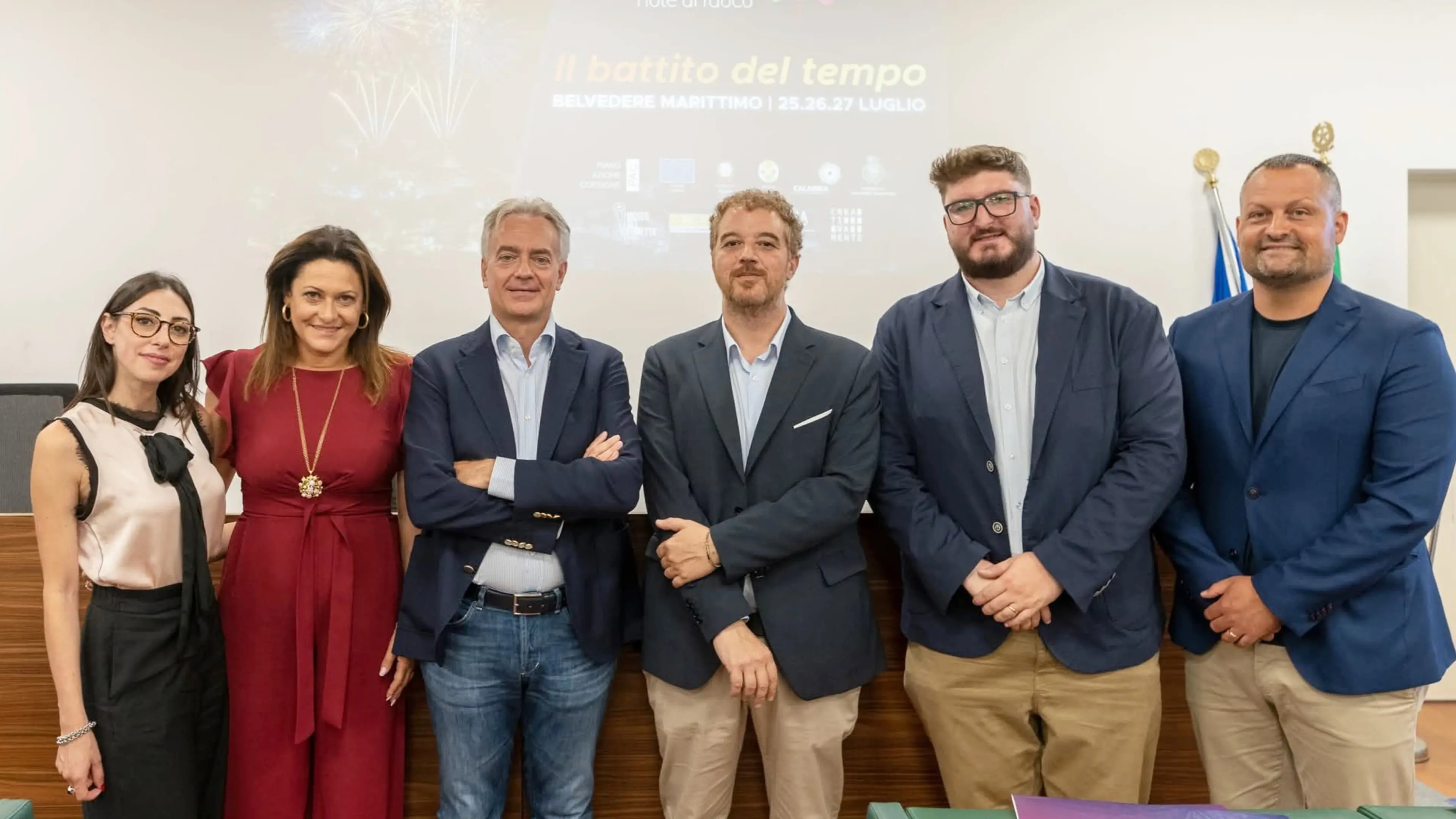 <p>Il consigliere Gianluca Gallo con gli organizzatori della kermesse</p>\\n