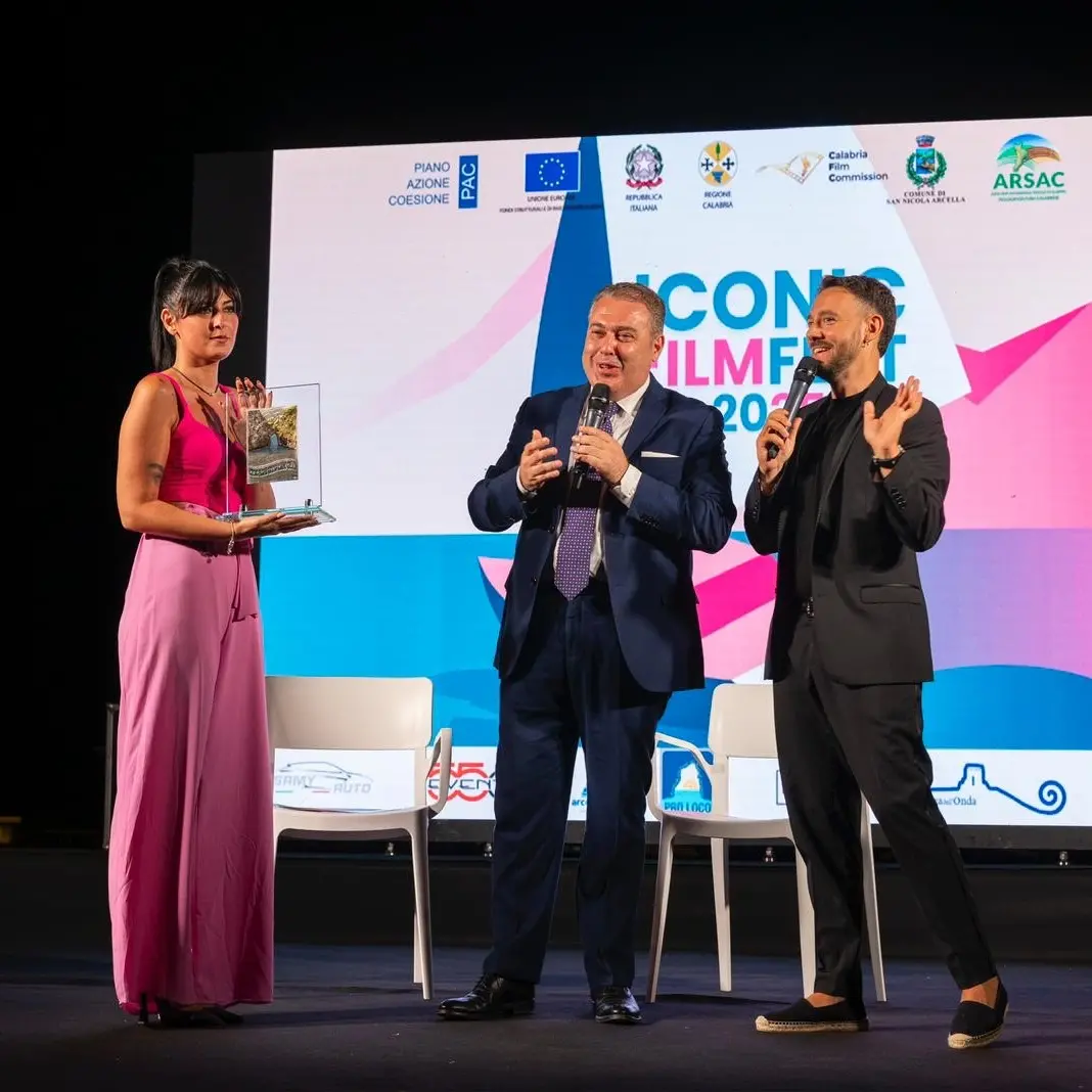 Si alza il sipario su Iconic Film Festival: a San Nicola Arcella cinema e grandi ospiti sotto le stelle\n