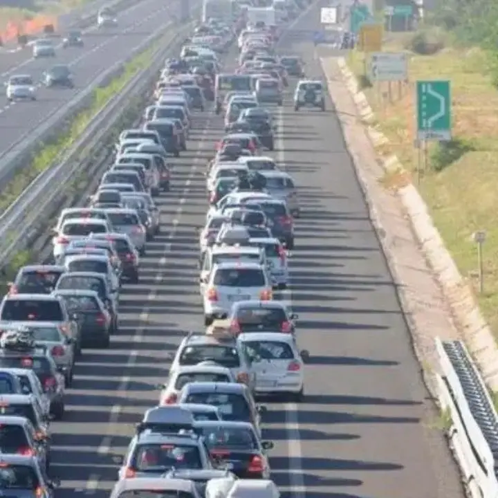 Traffico, 13 milioni di italiani in viaggio:\u00A0A2 del Mediterraneo, Statali 106 Jonica e 18 Tirrenica da bollino rosso nel weekend\n