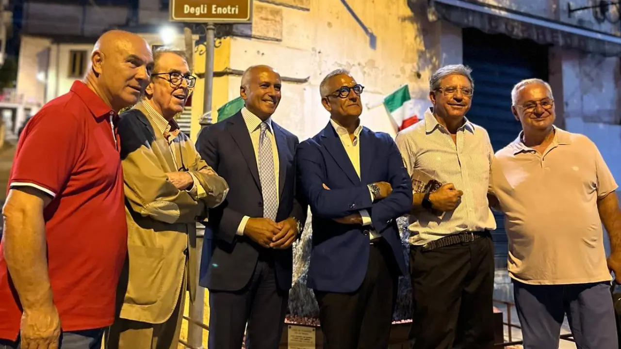 Cosenza, inaugurato il monumento del rione Massa