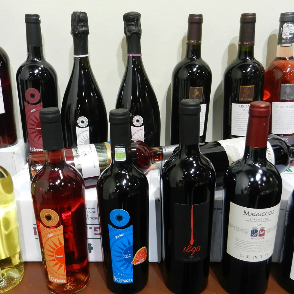 L’acquisto di vini in Italia: i bianchi hanno quasi raggiunto i rossi, volano le bollicine\n