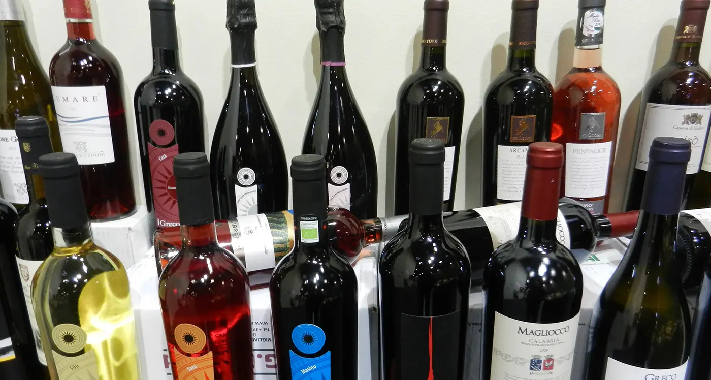 L’acquisto di vini in Italia: i bianchi hanno quasi raggiunto i rossi, volano le bollicine\n