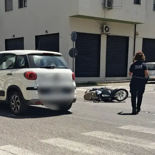 Corigliano Rossano, scontro tra auto e moto: ferito un giovane centauro