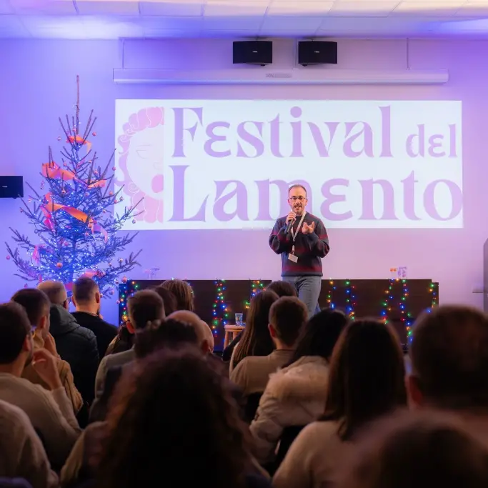 A Soveria Mannelli torna il Festival del Lamento: pianti, risate e senso di comunità contro l’abbandono\n