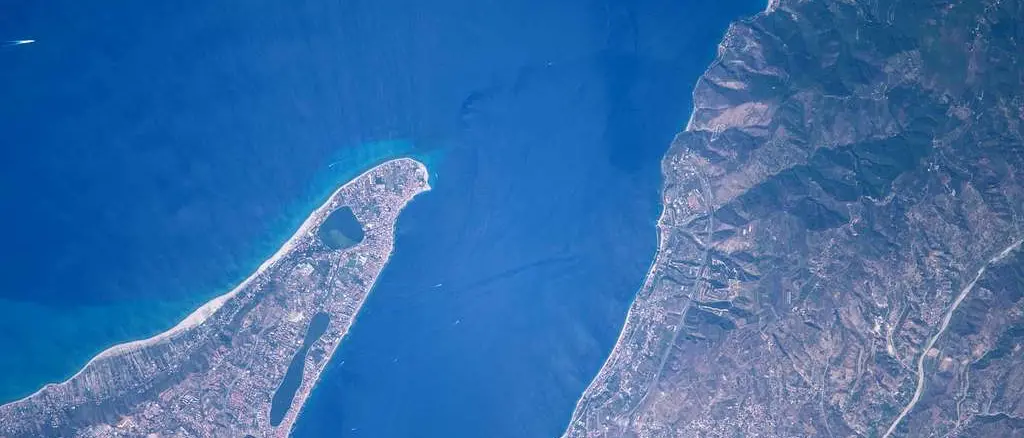 Il mito di Scilla e Cariddi, i “mostri” dell’anima calabrese: tra mare, letteratura\u00A0e scelte impossibili\n