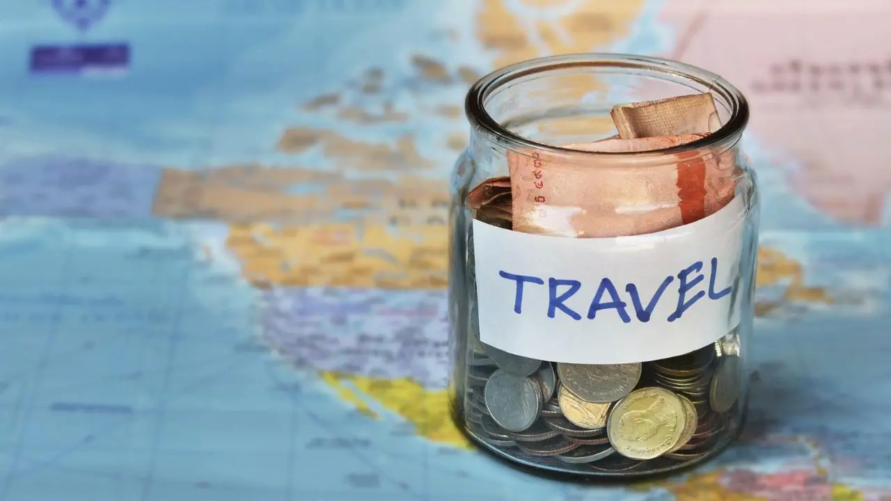 Vacanze in Italia? Sempre più un lusso: una settimana di ferie può costare l’intero stipendio mensile\n