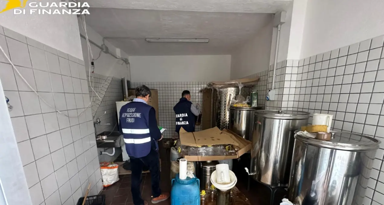 Olio scadente per preparare i pasti di bimbi e anziani, tre imprenditori denunciati tra Puglia e Calabria\n