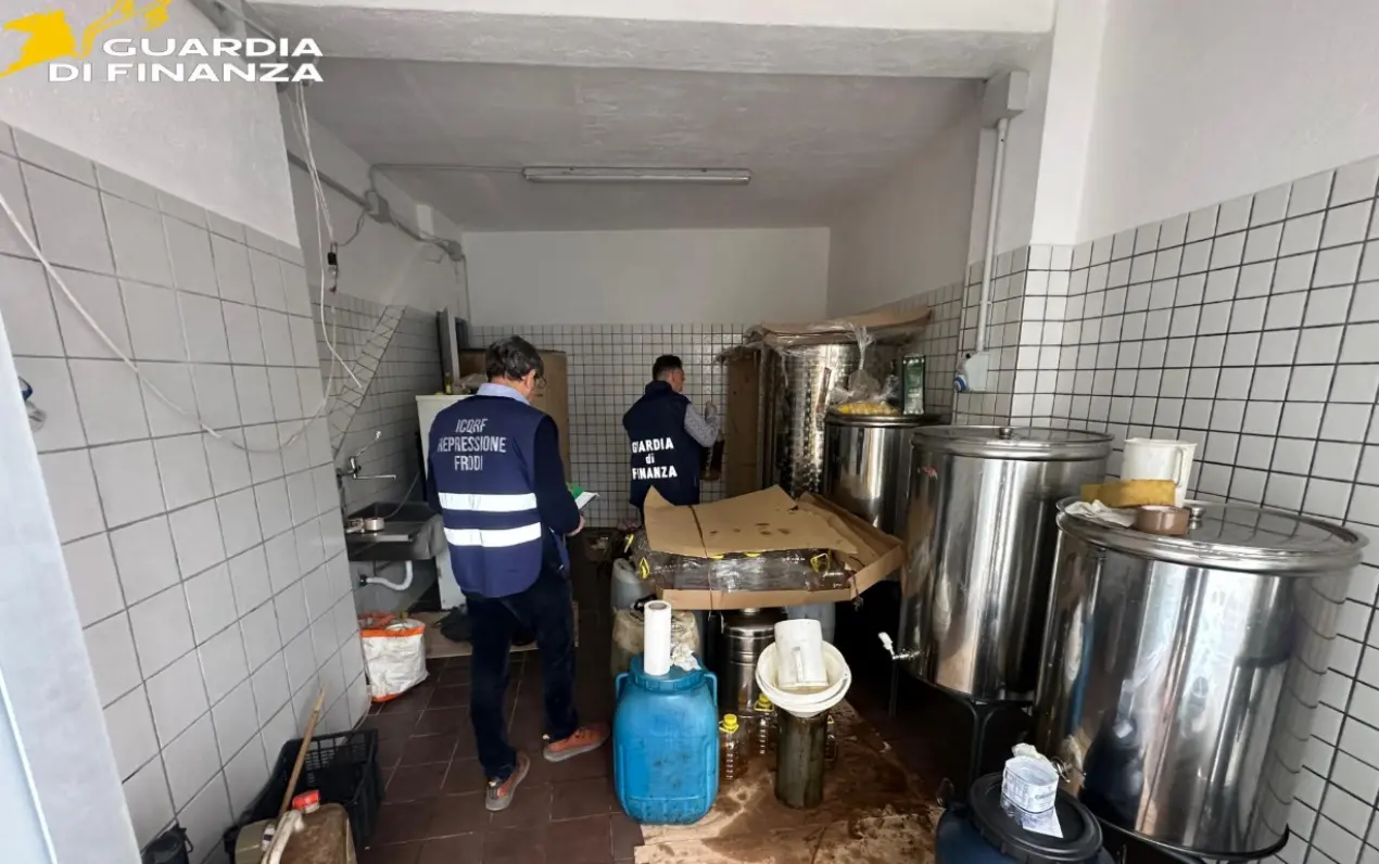 Olio scadente per preparare i pasti di bimbi e anziani, tre imprenditori denunciati tra Puglia e Calabria\n