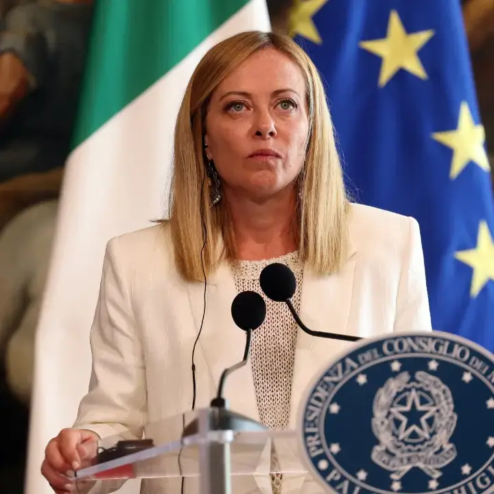 Meloni in difficoltà al Sud: in Puglia aria di disfatta, candidati fantasma e faide di partito\n