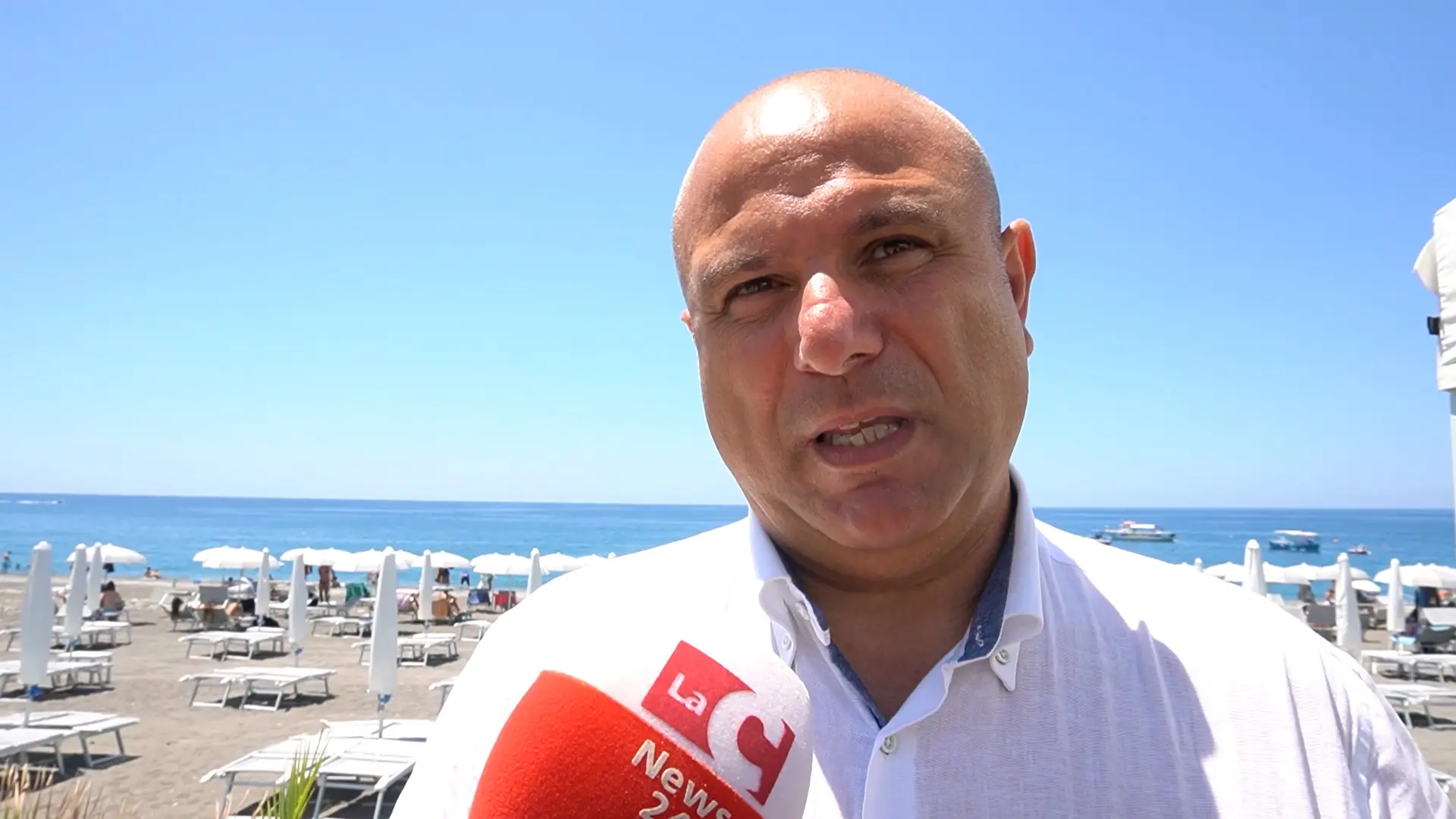 <p>Il sindaco di Praia a Mare, Antonino De Lorenzo</p>\\n