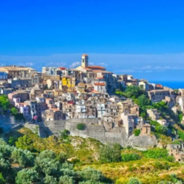 Mille borghi senza futuro: il Sud dimenticato e la strategia che nessuno vuole ammettere