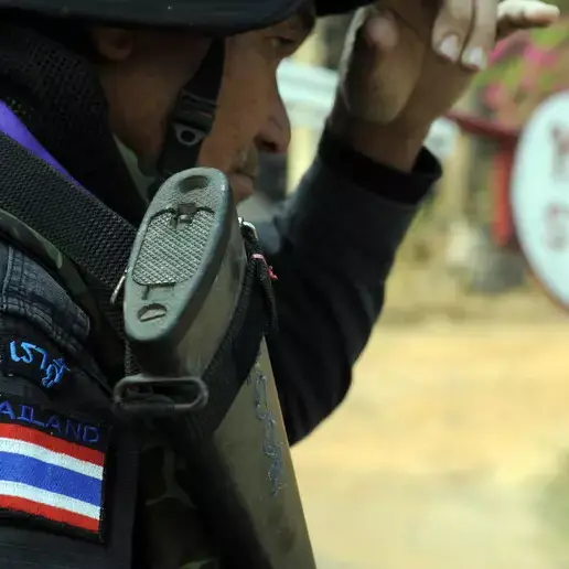 Scontri al confine tra Thailandia e Cambogia, la guerra si allarga: i rischi per chi viaggia e le indicazioni della Farnesina\n